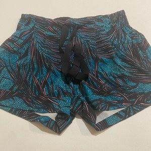 ORIGINAL lululemon Spring Break Away shorts